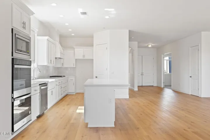 21-web-or-mls-8814-roverton-ct