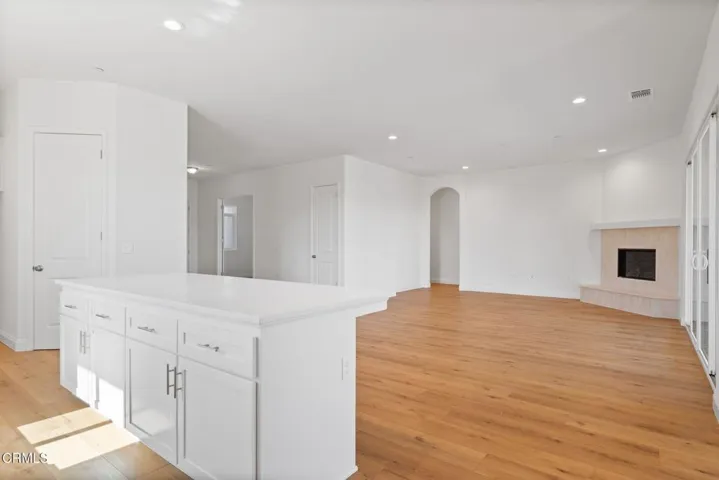 19-web-or-mls-8814-roverton-ct