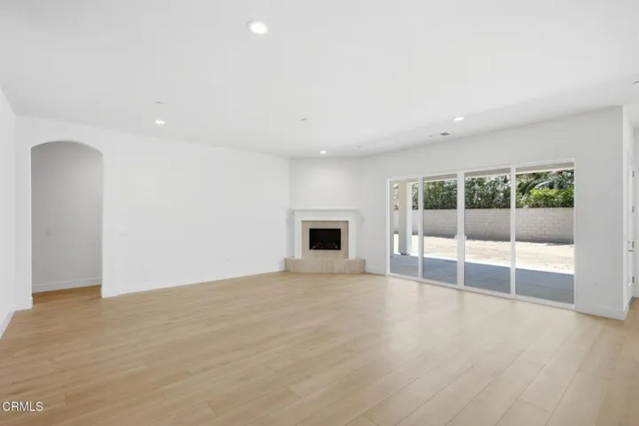 10-web-or-mls-13644-velma-pearl