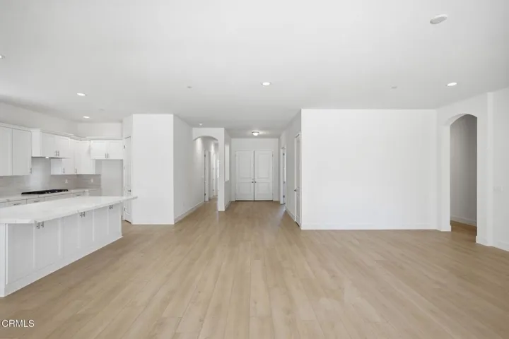 8-web-or-mls-13644-velma-pearl