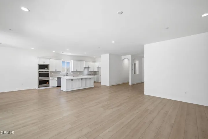 12-web-or-mls-13644-velma-pearl