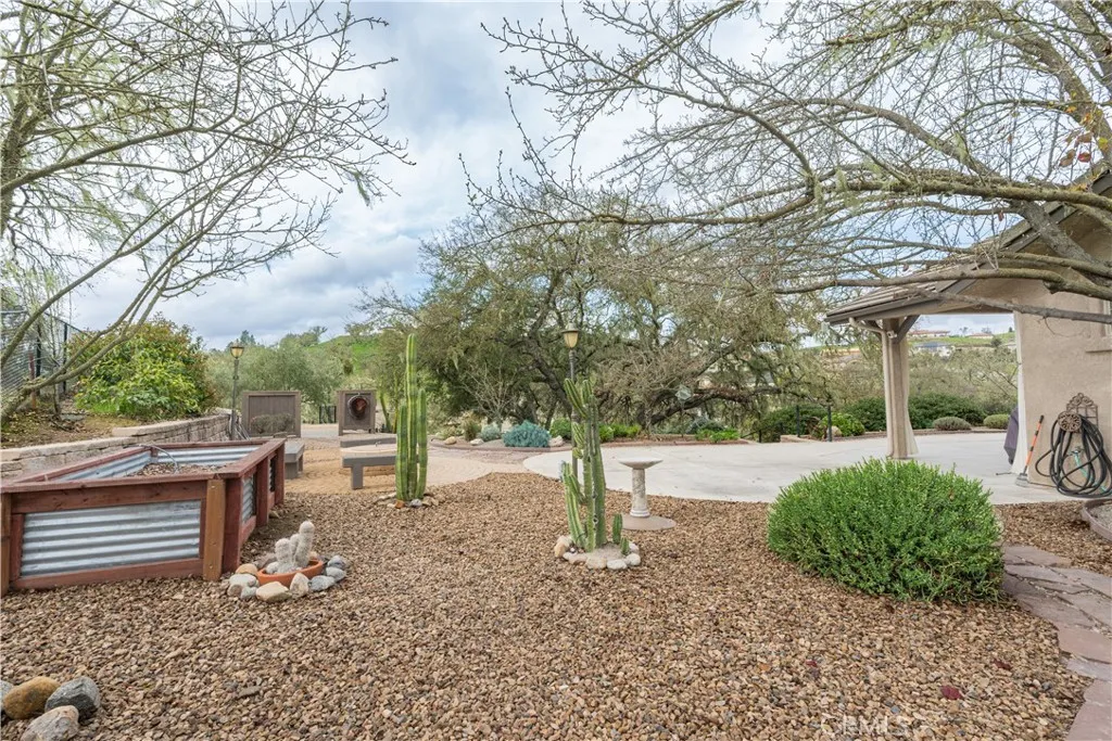 3645 Delaney Place, Paso Robles, California 93446 home-pic-24