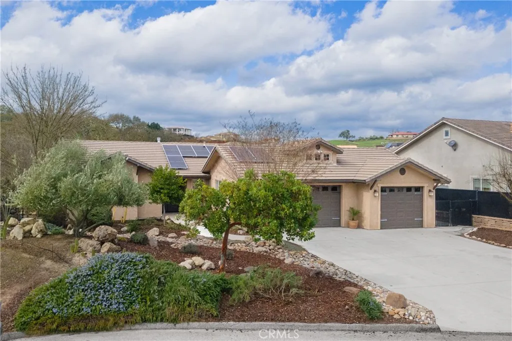 3645 Delaney Place, Paso Robles, California 93446 home-pic-2