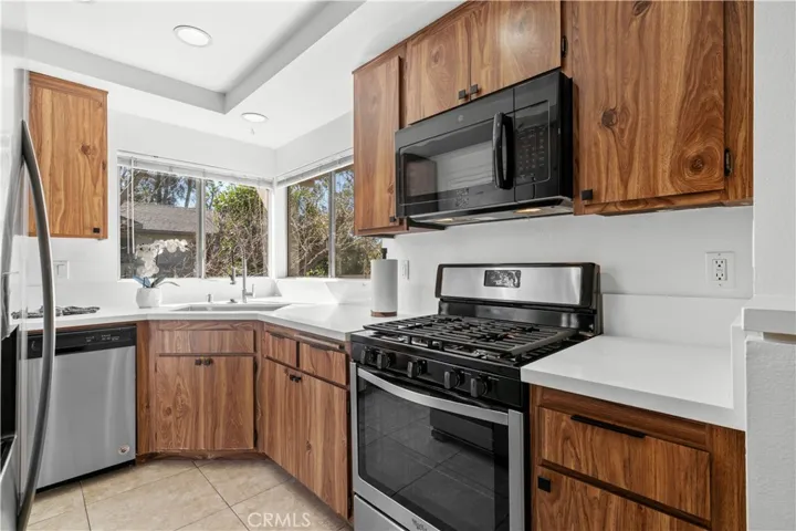 Kitchen with new Quartz countertops