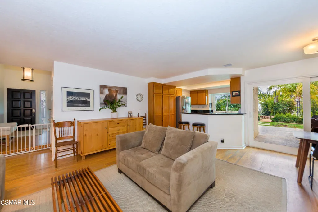 6605 Oak Forest Drive, Oak Park, California 91377 home-pic-13