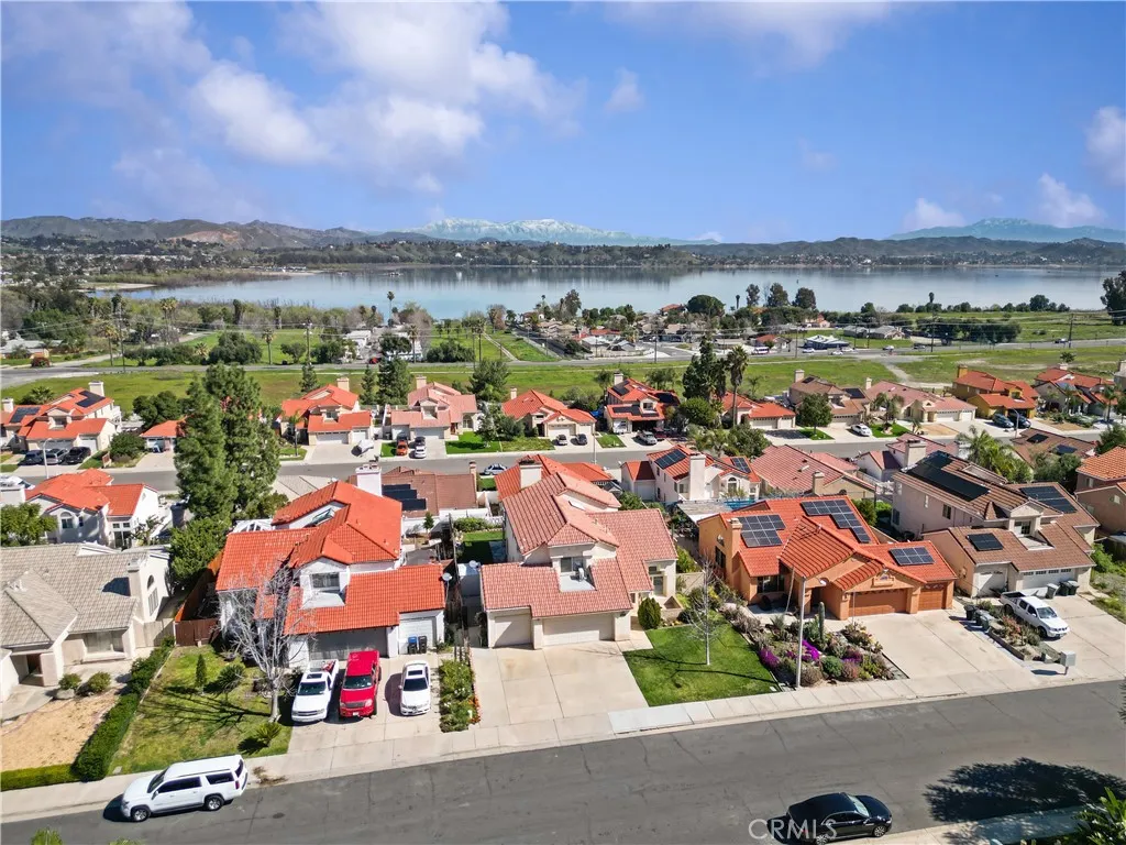 15660 Laguna, Lake Elsinore, California 92530 home-pic-5