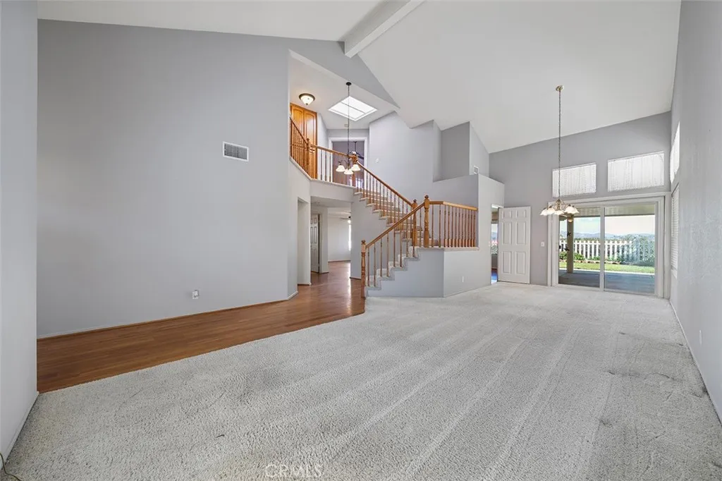 15660 Laguna, Lake Elsinore, California 92530 home-pic-10