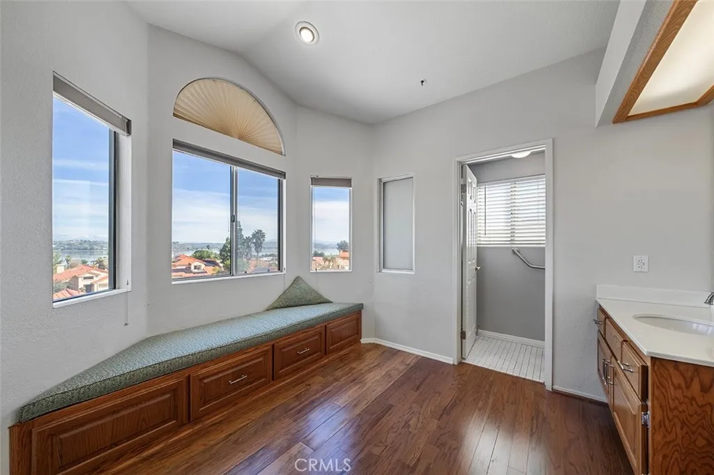 15660 Laguna, Lake Elsinore, California 92530 home-pic-38