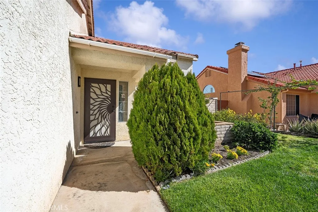 15660 Laguna, Lake Elsinore, California 92530 home-pic-6