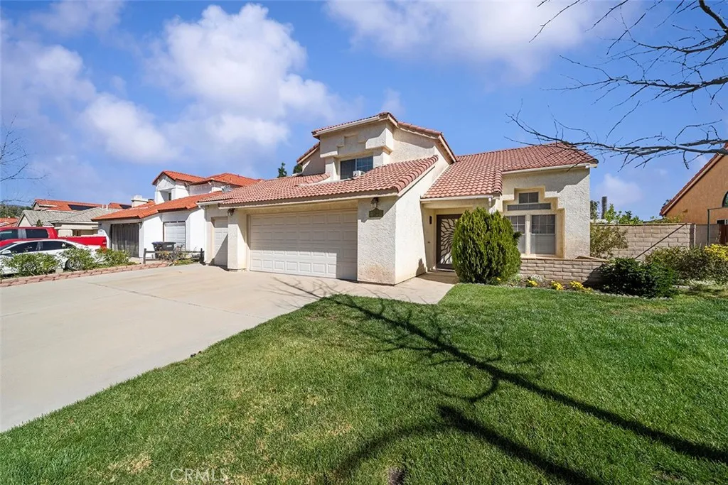 15660 Laguna, Lake Elsinore, California 92530 home-pic-3
