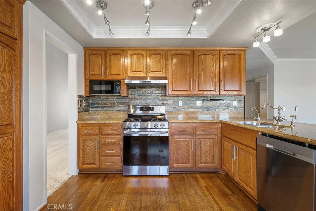 15660 Laguna, Lake Elsinore, California 92530 home-pic-21