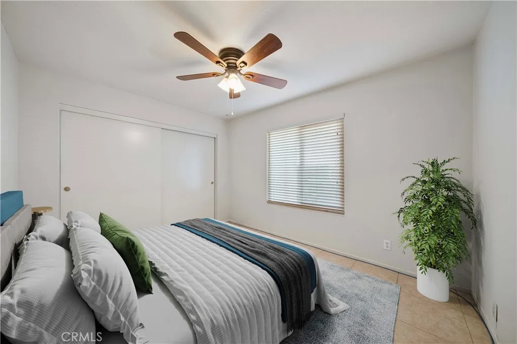 15660 Laguna, Lake Elsinore, California 92530 home-pic-24