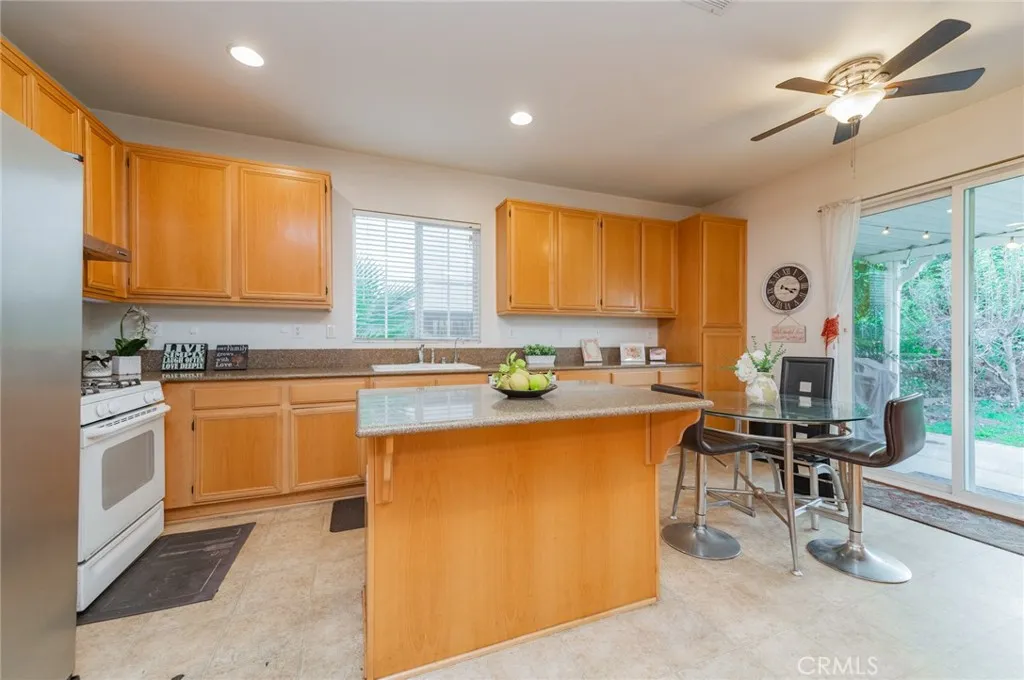 1385 Estel, Pomona, California 91768 home-pic-8