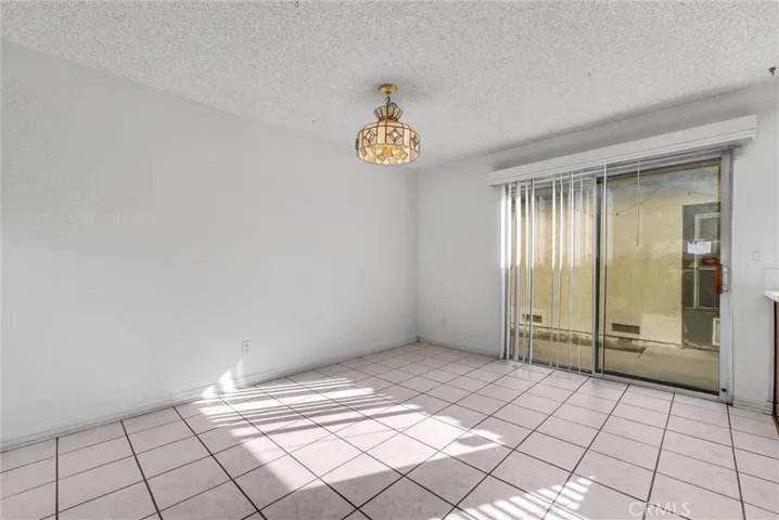 1077 Santo Antonio Drive 15, Colton, California 92324
