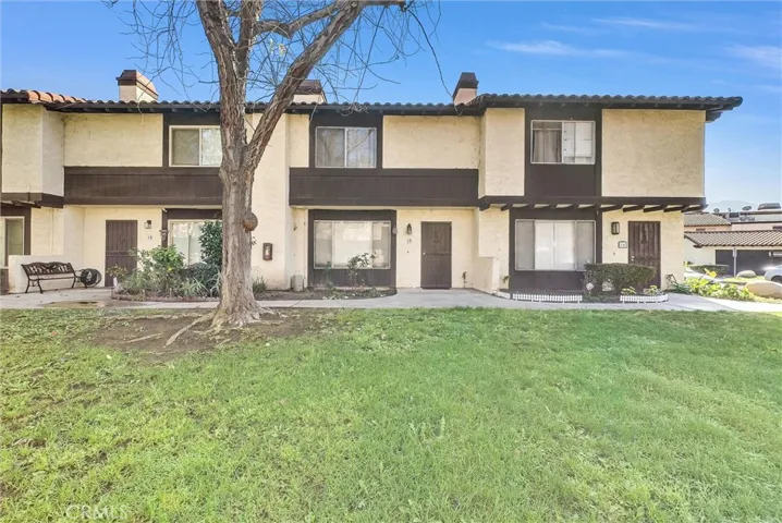 1077 Santo Antonio Drive 15, Colton, California 92324