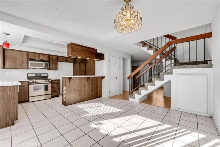 1077 Santo Antonio Drive 15, Colton, California 92324