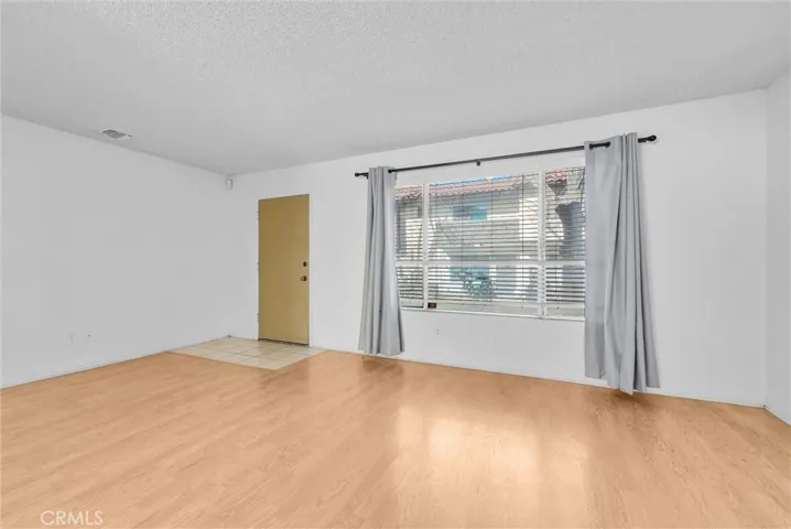 1077 Santo Antonio Drive 15, Colton, California 92324