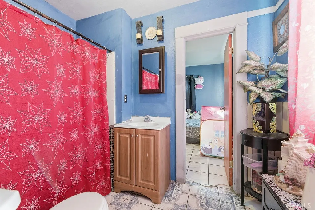 1147 Nadeau Street, Los Angeles, California 90001 home-pic-10