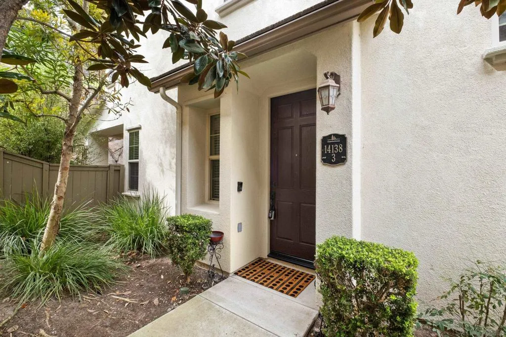 14138 Brent Wilsey Place 3, San Diego, California 92128 home-pic-2