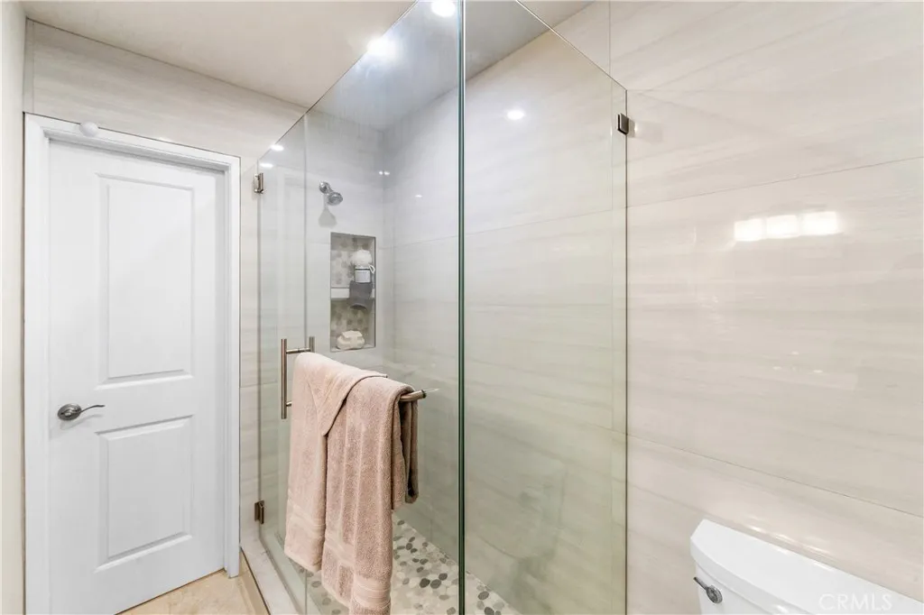 6600 6600 Warner 10, Huntington Beach, California 92647 home-pic-4