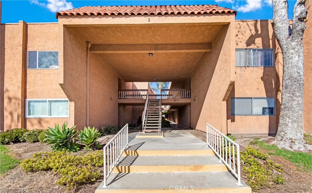 6600 6600 Warner 10, Huntington Beach, California 92647 home-pic-12