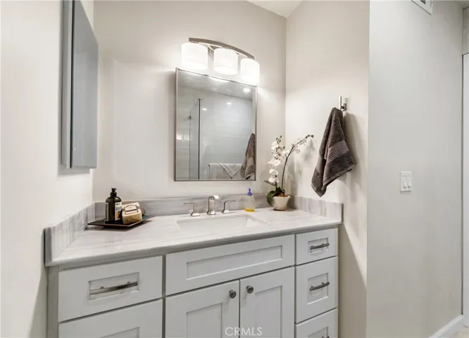 6600 6600 Warner 10, Huntington Beach, California 92647