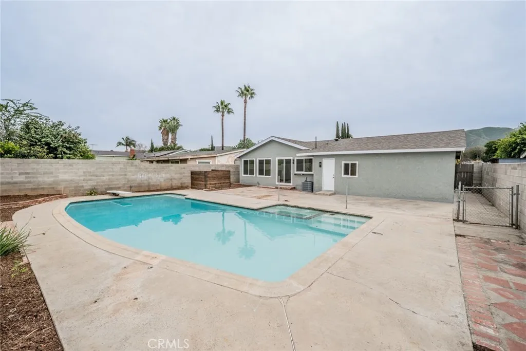 13163 Harlow, Corona, California 92879 home-pic-3