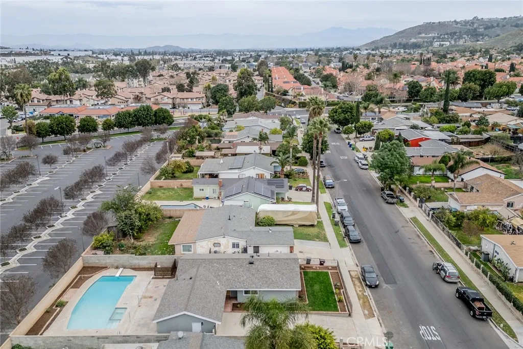 13163 Harlow, Corona, California 92879 home-pic-34