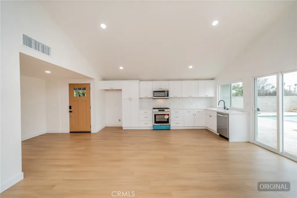 13163 Harlow, Corona, California 92879 home-pic-7