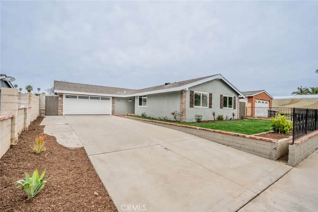 13163 Harlow, Corona, California 92879 home-pic-2