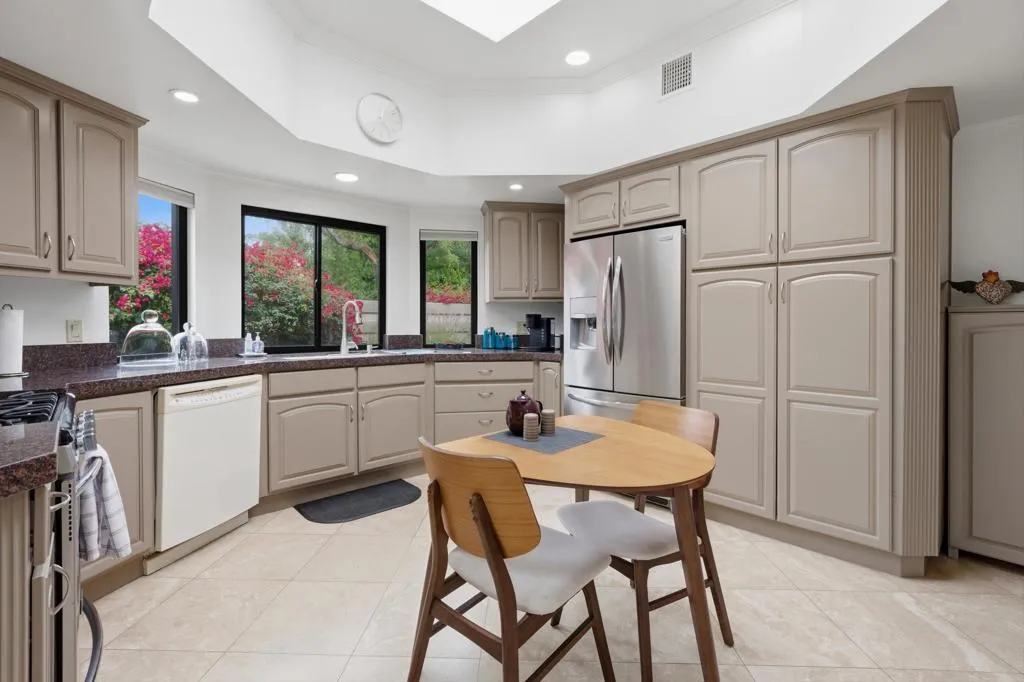72 San Simeon Place, Rancho Mirage, California 92270 home-pic-14