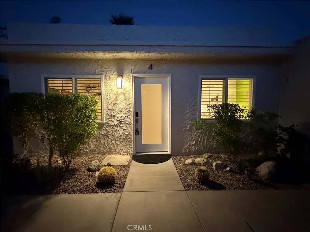 800 E Cottonwood Rd 4, Palm Springs, California 92262 home-pic-20