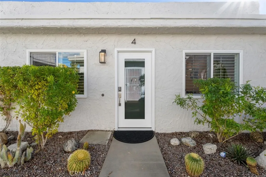 800 E Cottonwood Rd 4, Palm Springs, California 92262 home-pic-1