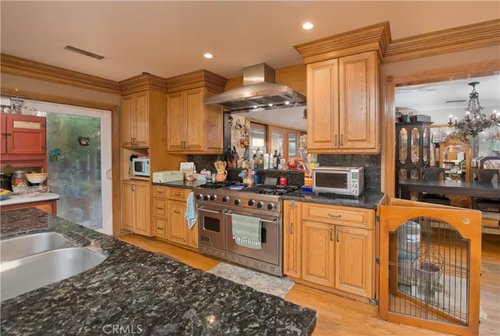 10354 Owensmouth, Chatsworth, California 91311