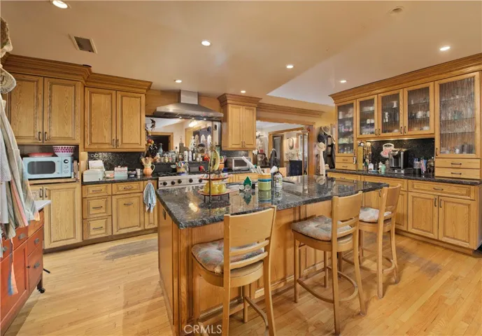 10354 Owensmouth, Chatsworth, California 91311
