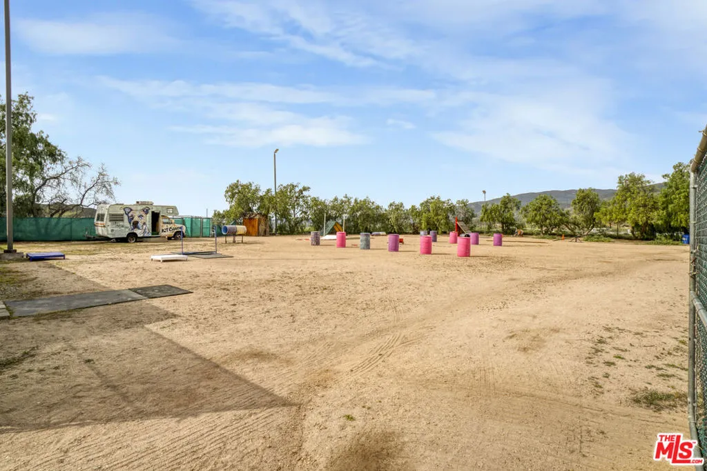 11426 Sierra Highway, Santa Clarita, California 91390 home-pic-38