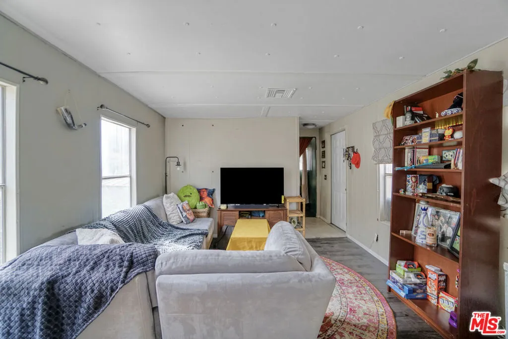 11426 Sierra Highway, Santa Clarita, California 91390 home-pic-46
