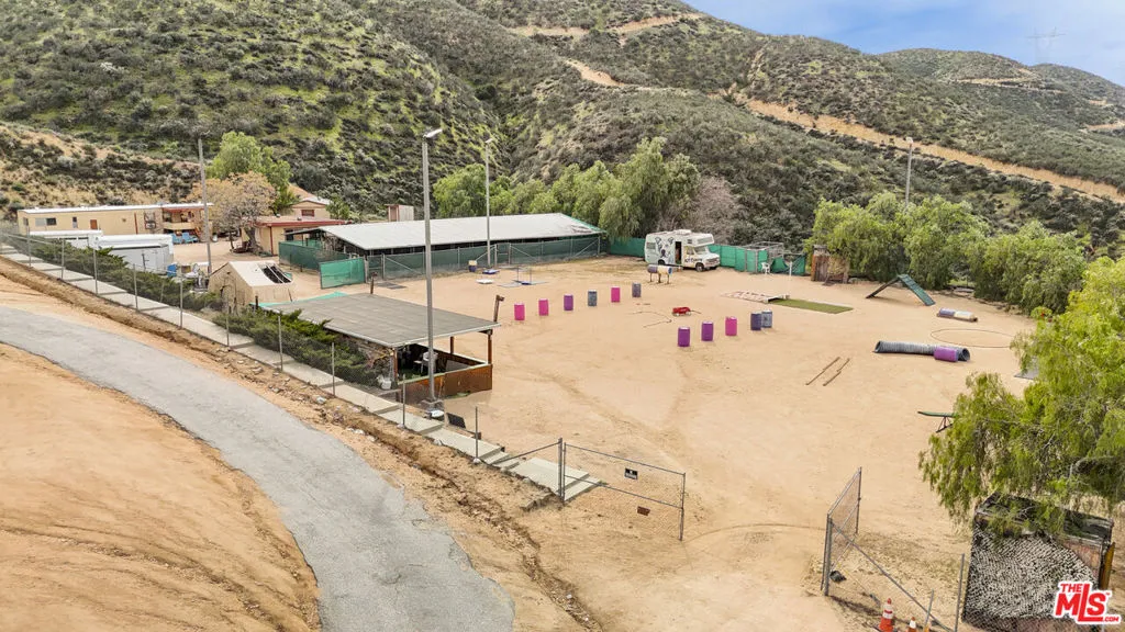 11426 Sierra Highway, Santa Clarita, California 91390 home-pic-3