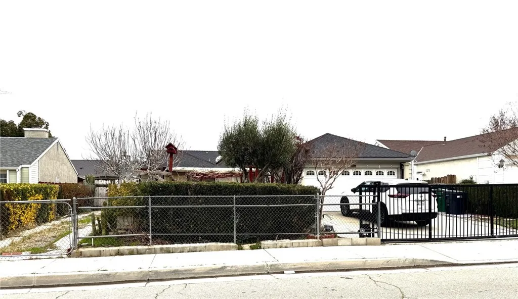 45826 Desert Springs, Lancaster, California 93534 home-pic-2