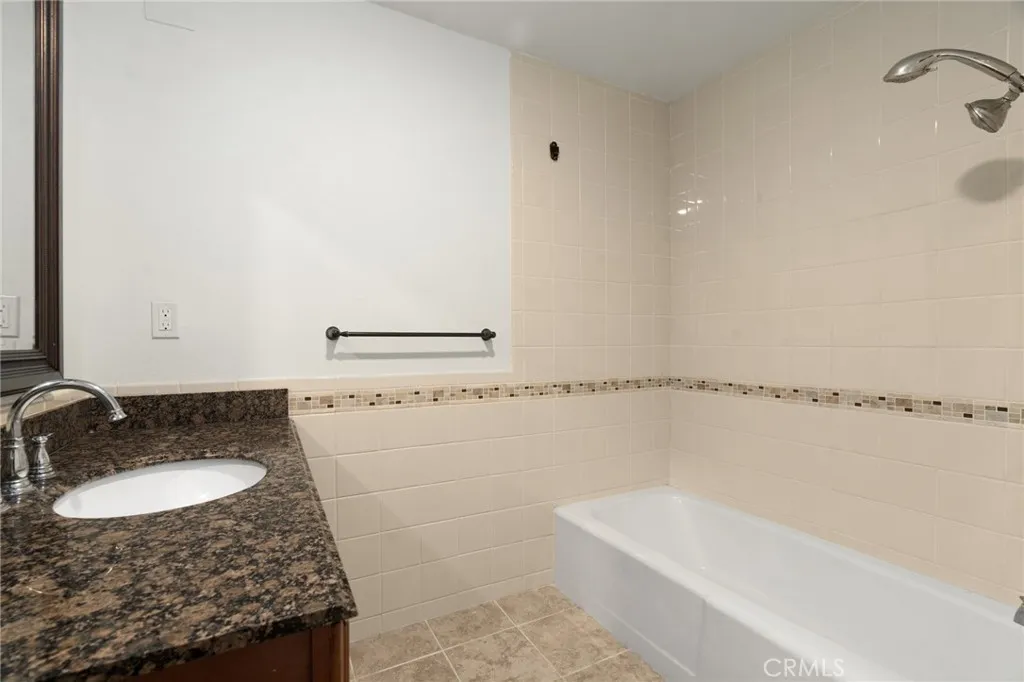 770 W Imperial, El Segundo, California 90245 home-pic-17