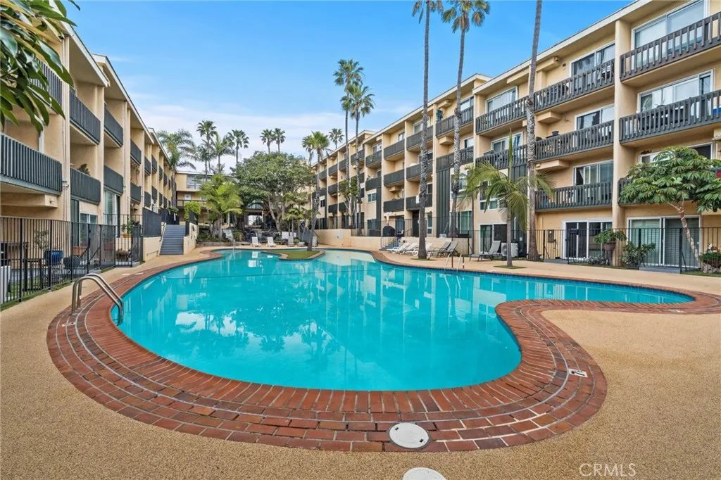 770 W Imperial, El Segundo, California 90245 home-pic-23