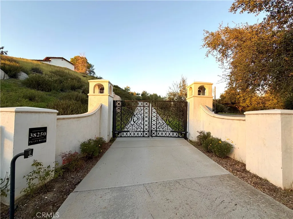38250 Pratt Road, Temecula, California 92592 home-pic-3