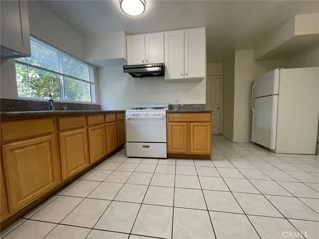 Kitchen & Dinning