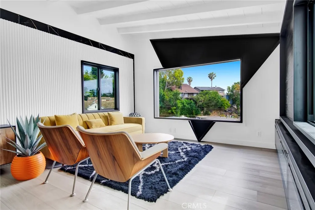 300 Holmwood Drive, Newport Beach, California 92663 home-pic-20