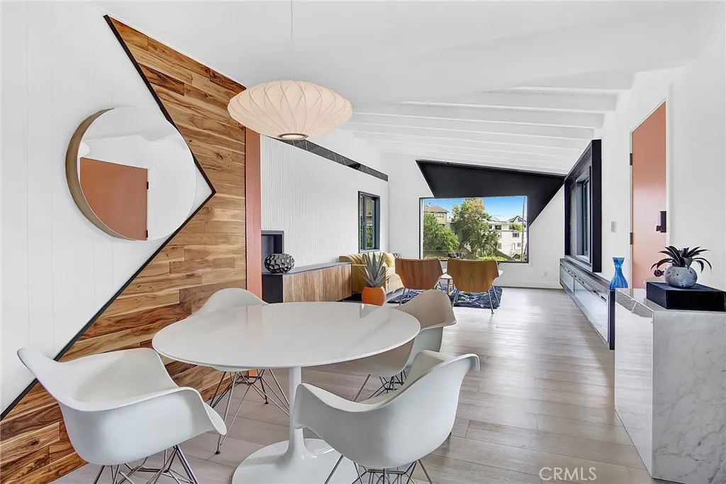 300 Holmwood Drive, Newport Beach, California 92663 home-pic-19