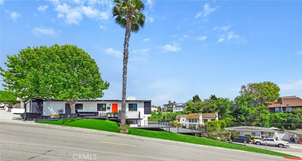 300 Holmwood Drive, Newport Beach, California 92663 home-pic-5
