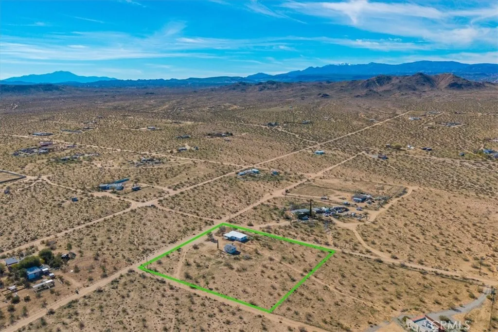 475 Fair Acres Lane, Landers, California 92285 home-pic-35