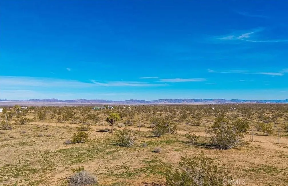 475 Fair Acres Lane, Landers, California 92285 home-pic-33