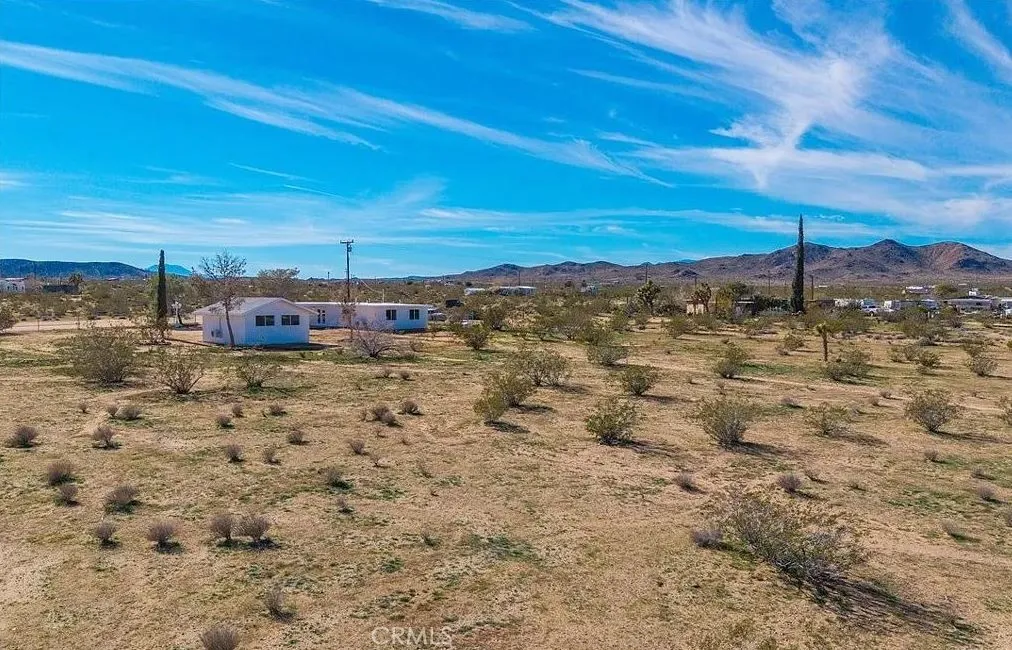 475 Fair Acres Lane, Landers, California 92285 home-pic-32