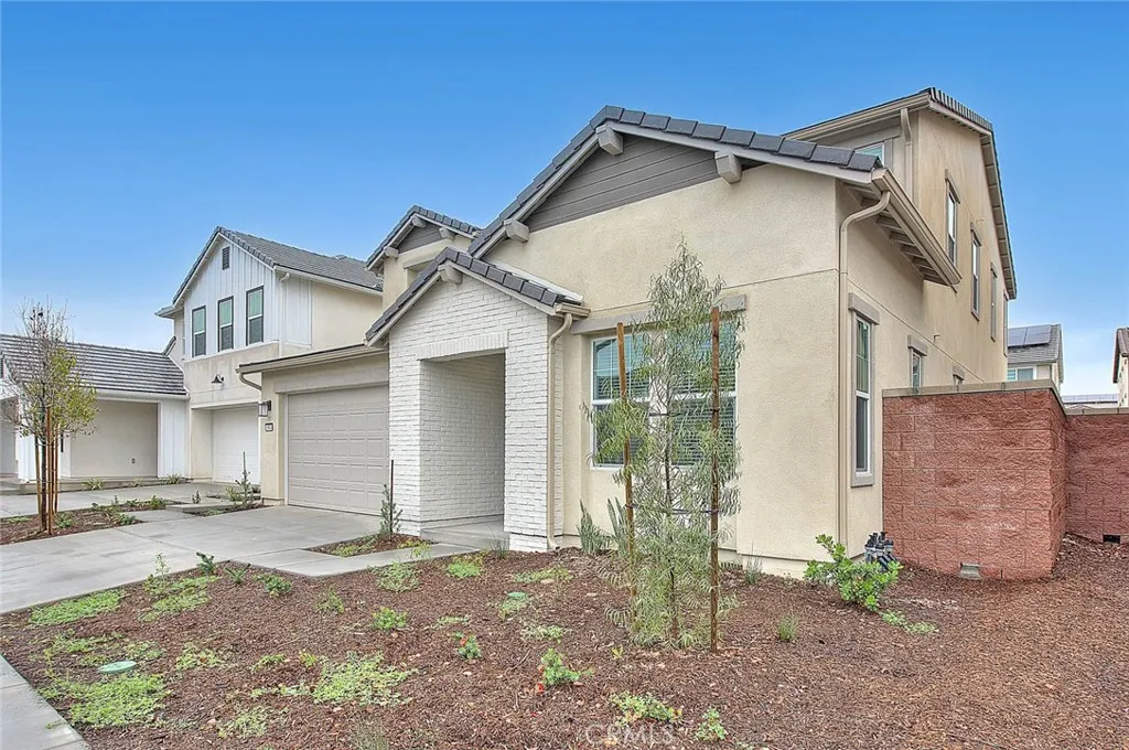 16649 Bristlecone Avenue, Chino, California 91708 home-pic-3